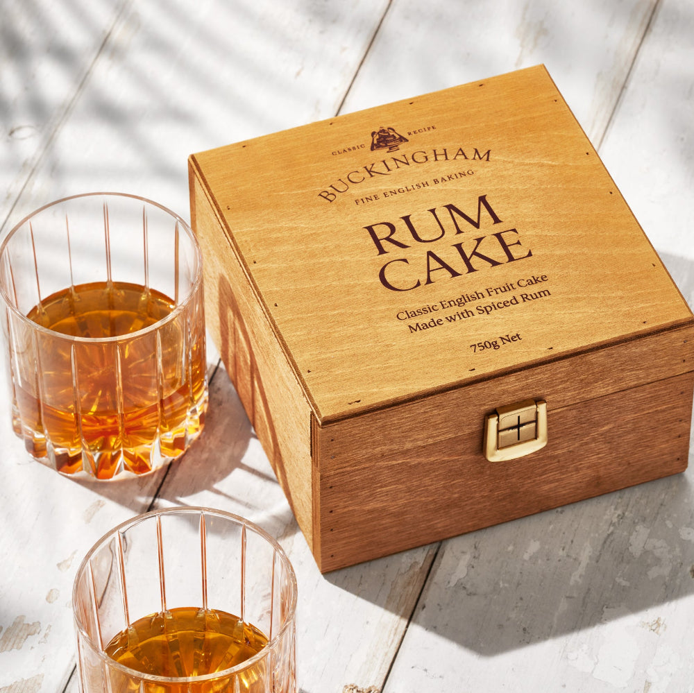 Gâteau au Rhum dans une Boîte Cadeau en Bois 750g