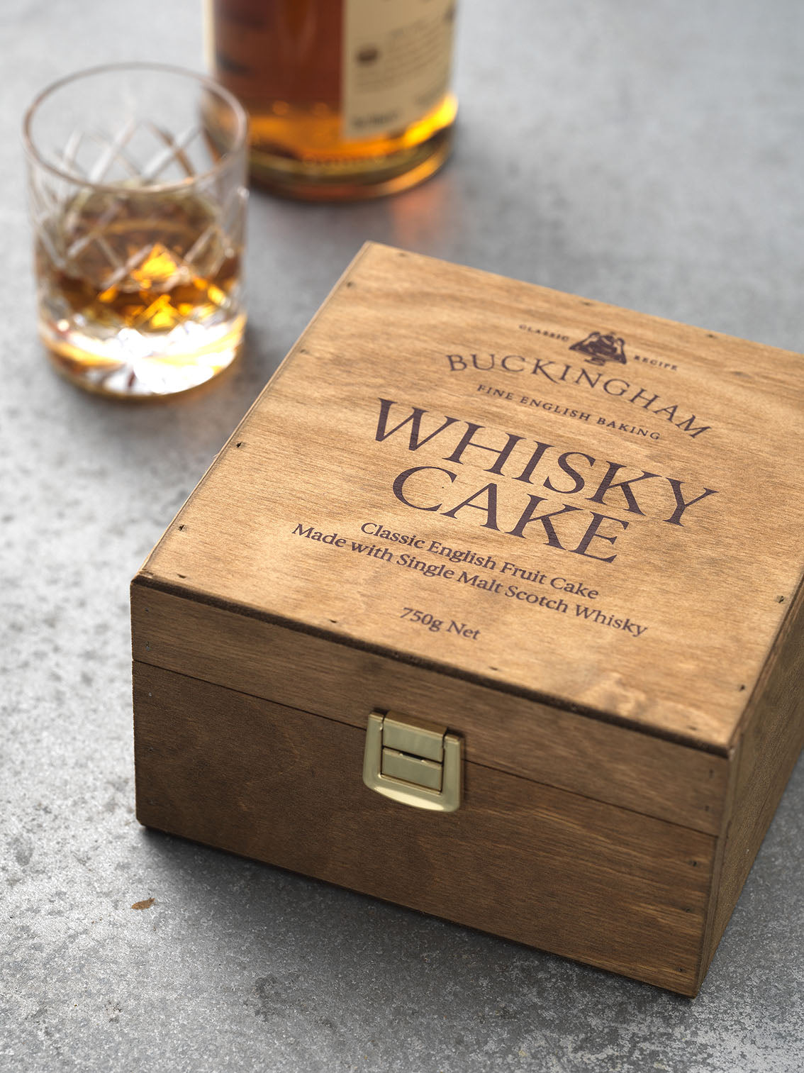 Gâteau au whisky dans une boîte cadeau en bois 750g